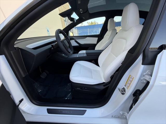 2026 Tesla Model Y Premium Rear-Wheel Drive