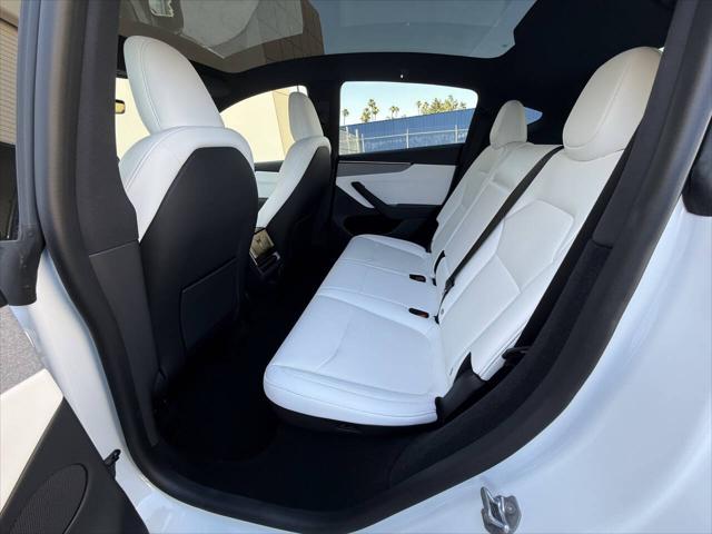 2026 Tesla Model Y Premium Rear-Wheel Drive