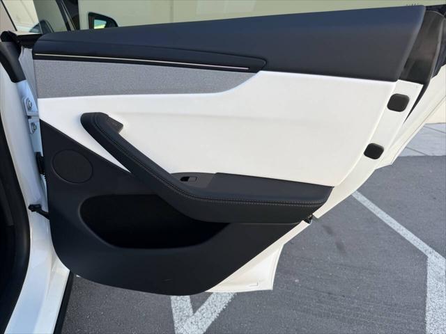 2026 Tesla Model Y Premium Rear-Wheel Drive