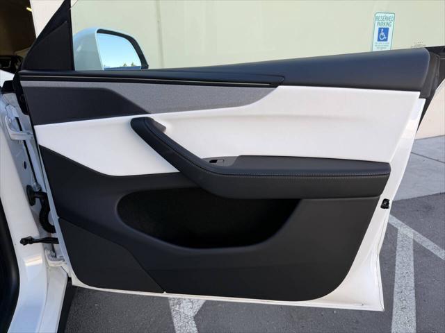 2026 Tesla Model Y Premium Rear-Wheel Drive
