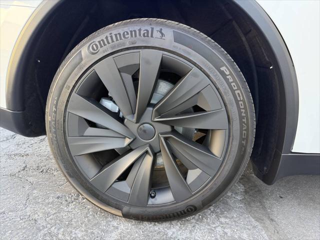 2026 Tesla Model Y Premium Rear-Wheel Drive
