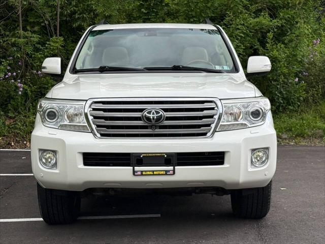 2013 Toyota Land Cruiser V8