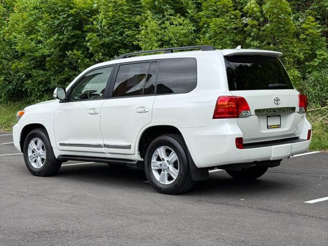 2013 Toyota Land Cruiser V8