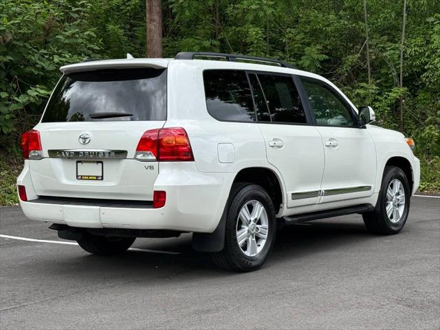 2013 Toyota Land Cruiser V8