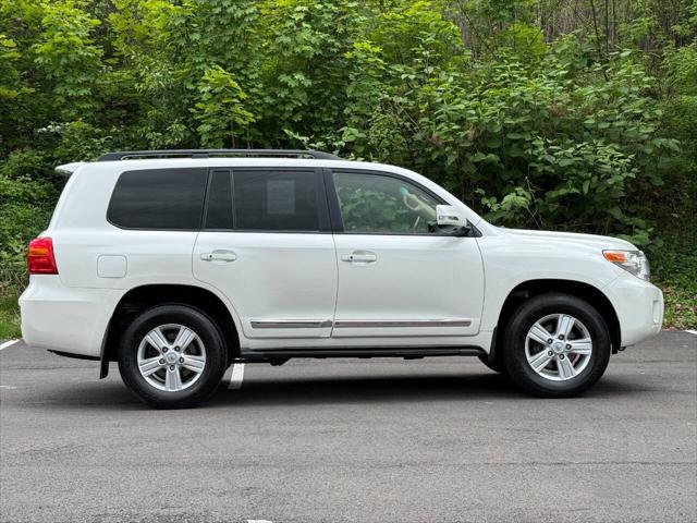 2013 Toyota Land Cruiser V8
