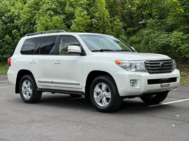 2013 Toyota Land Cruiser V8