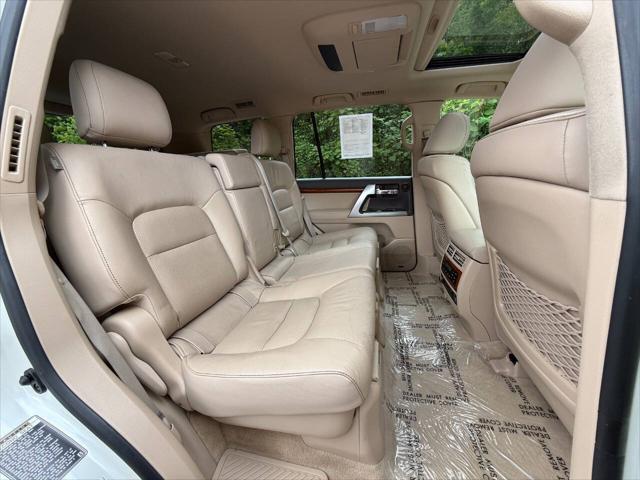 2013 Toyota Land Cruiser V8