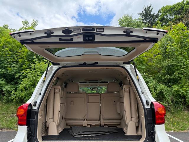 2013 Toyota Land Cruiser V8