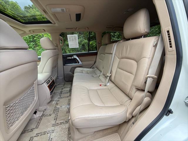 2013 Toyota Land Cruiser V8
