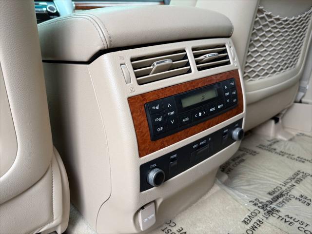 2013 Toyota Land Cruiser V8