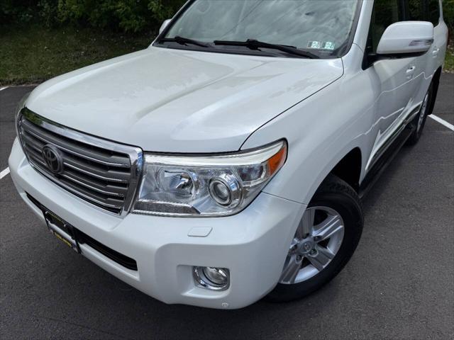 2013 Toyota Land Cruiser V8
