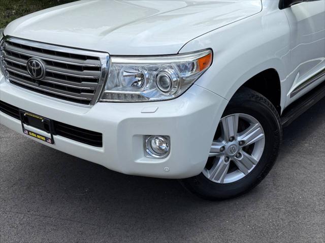 2013 Toyota Land Cruiser V8