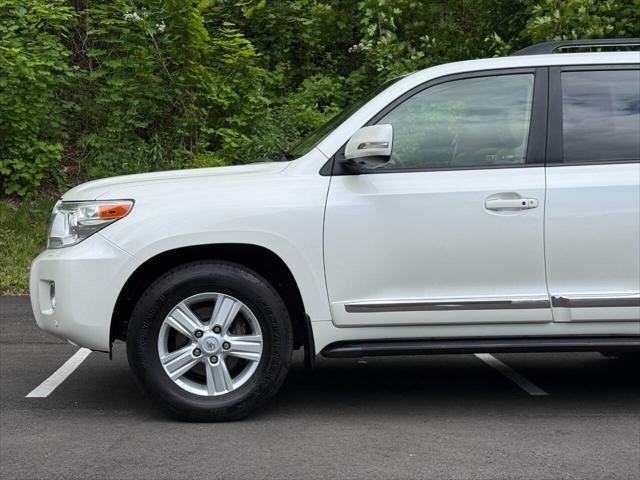 2013 Toyota Land Cruiser V8