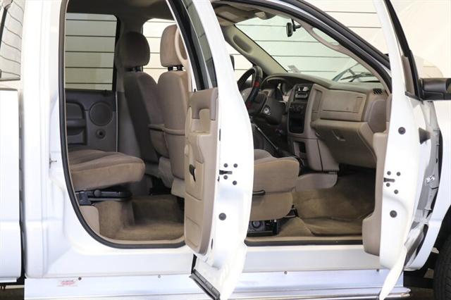 2005 Dodge Ram 3500 SLT/Laramie
