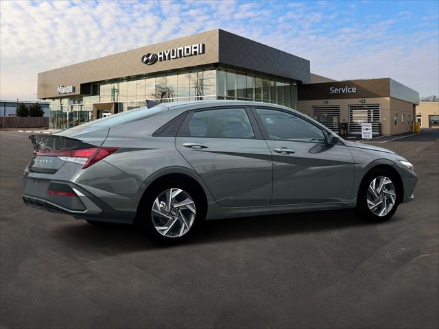 2025 Hyundai Elantra SEL Sport
