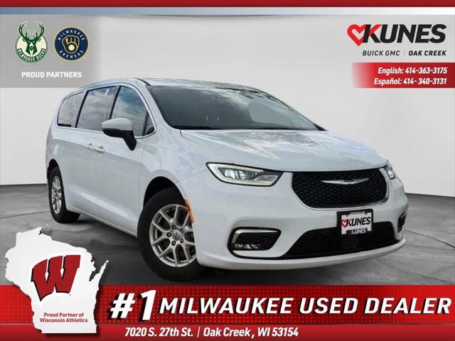 2023 Chrysler Pacifica Touring L for sale in Oak Creek, WI