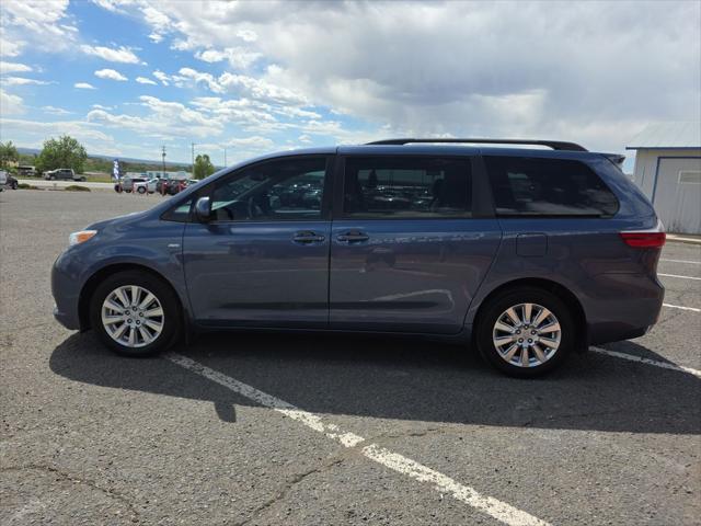 2017 Toyota Sienna LE 7 Passenger