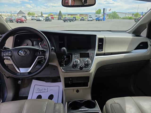 2017 Toyota Sienna LE 7 Passenger