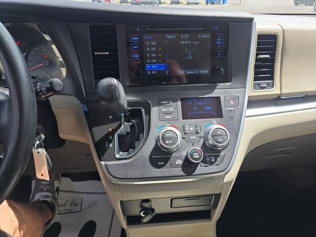 2017 Toyota Sienna LE 7 Passenger