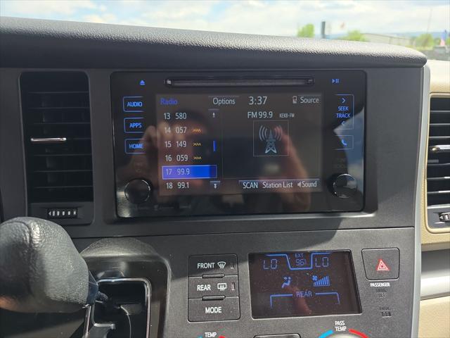 2017 Toyota Sienna LE 7 Passenger