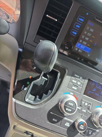 2017 Toyota Sienna LE 7 Passenger