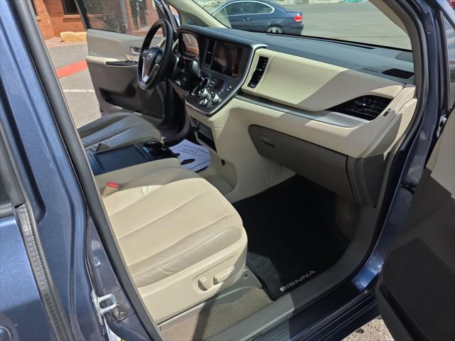 2017 Toyota Sienna LE 7 Passenger