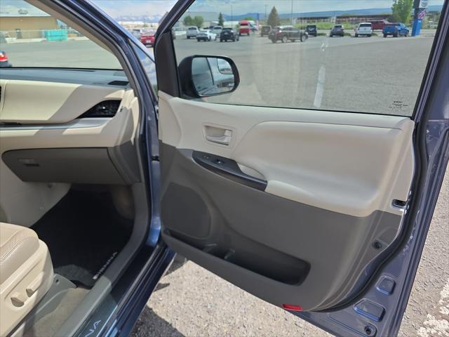 2017 Toyota Sienna LE 7 Passenger