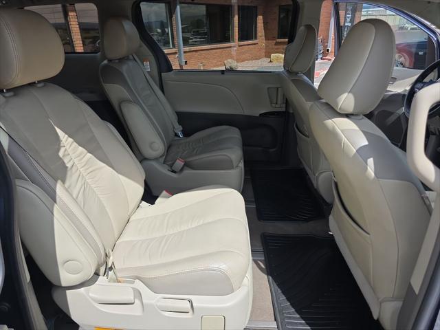 2017 Toyota Sienna LE 7 Passenger