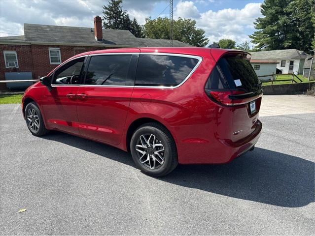 2027 Chrysler Pacifica Limited