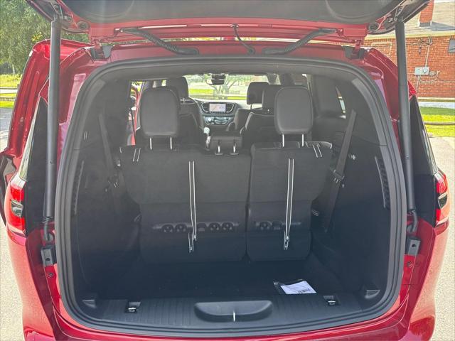 2027 Chrysler Pacifica Limited