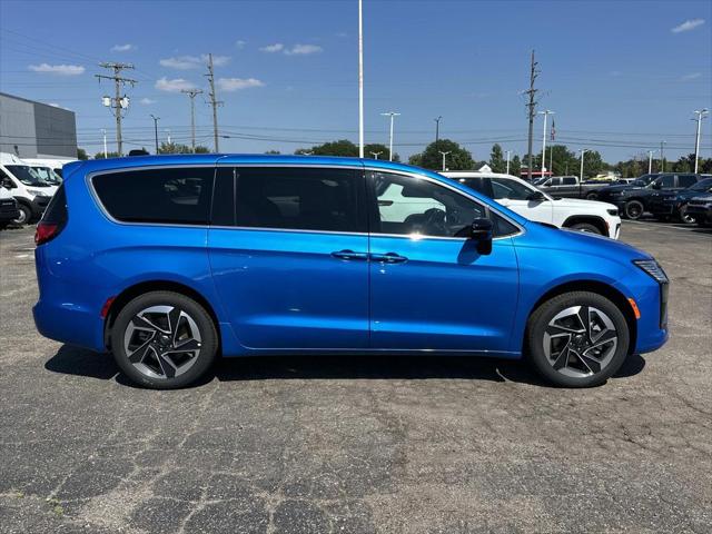 2027 Chrysler Pacifica PACIFICA LIMITED AWD