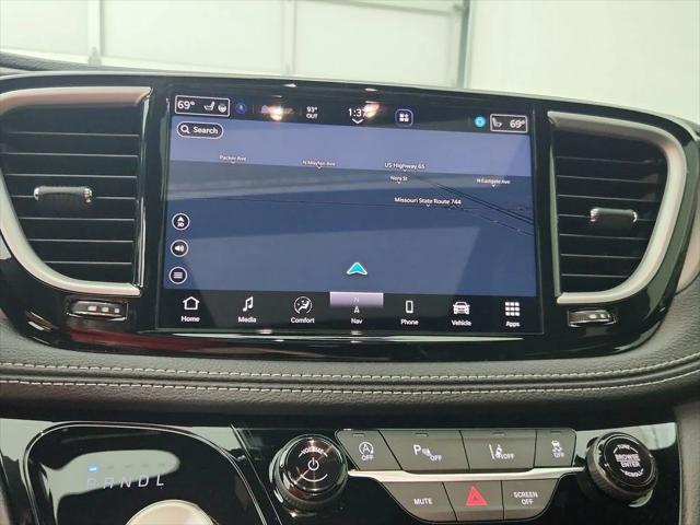 2027 Chrysler Pacifica Limited
