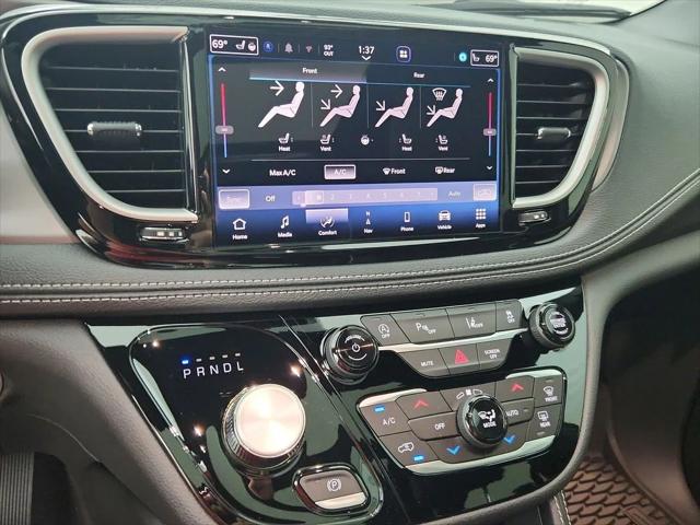 2027 Chrysler Pacifica Limited