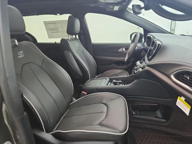 2027 Chrysler Pacifica Limited