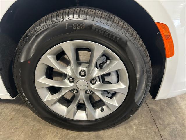 2027 Chrysler Pacifica PACIFICA LIMITED AWD