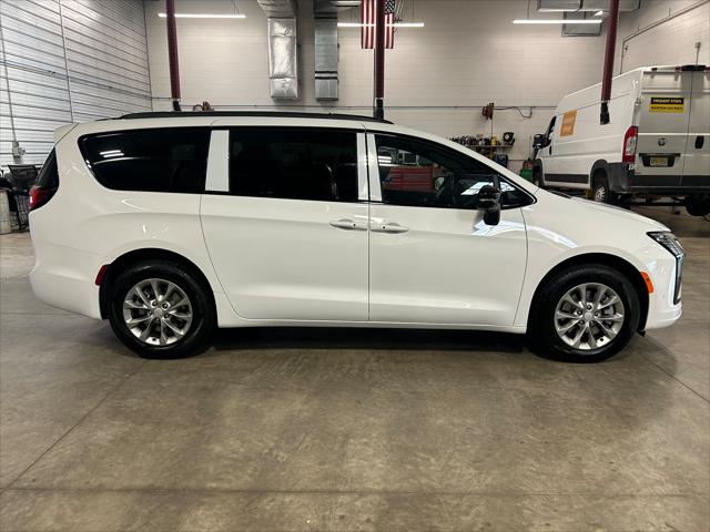 2027 Chrysler Pacifica PACIFICA LIMITED AWD