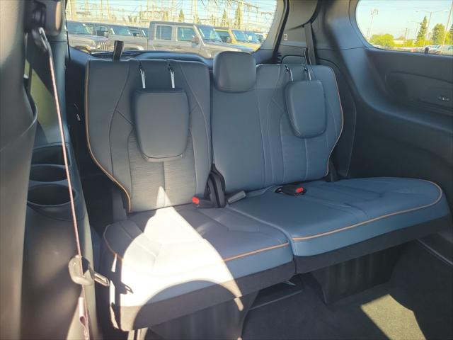 2027 Chrysler Pacifica Pinnacle