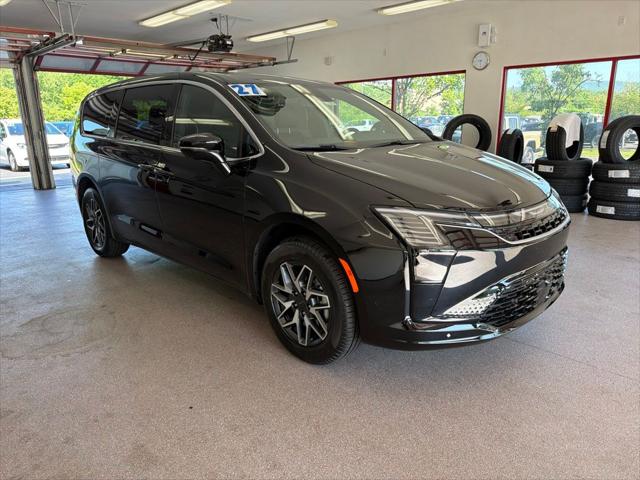2027 Chrysler Pacifica Limited for sale in Painted Post, NY