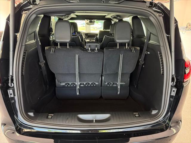 2027 Chrysler Pacifica Limited