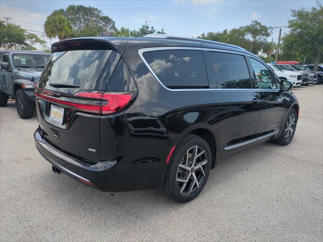 2027 Chrysler Pacifica Pinnacle
