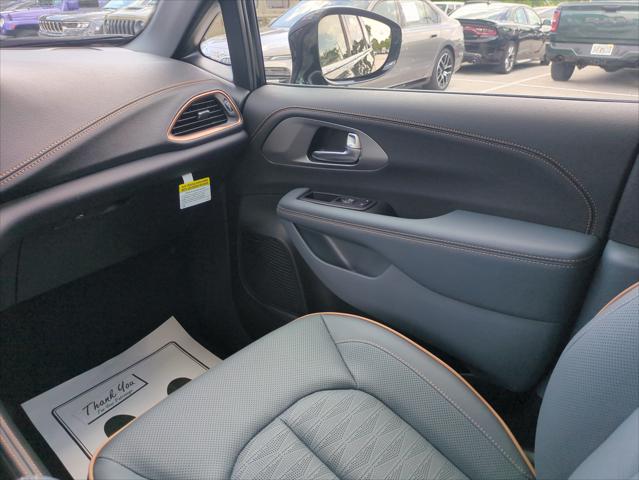 2027 Chrysler Pacifica Pinnacle