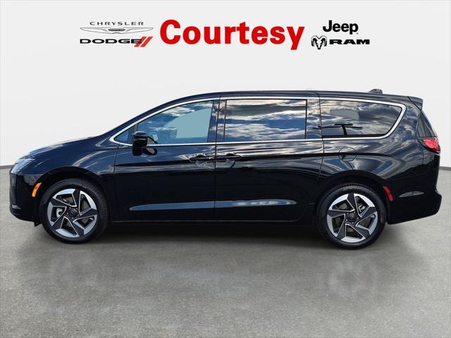 2027 Chrysler Pacifica Limited