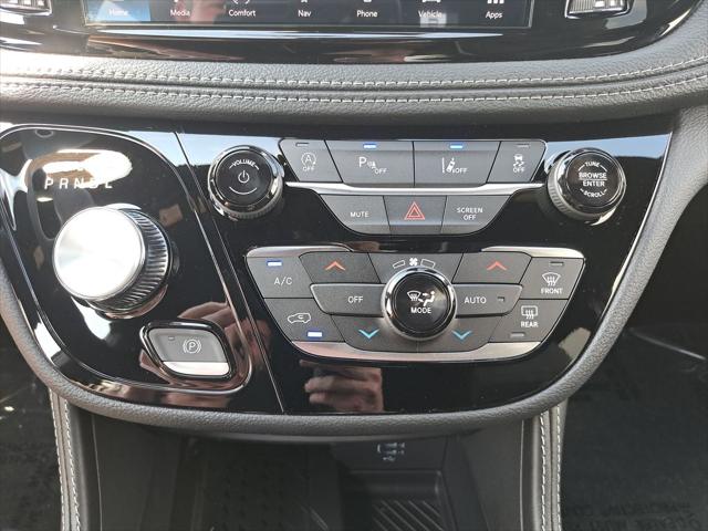2027 Chrysler Pacifica Limited
