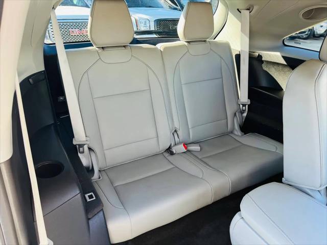 2017 Acura MDX w/Advance Package