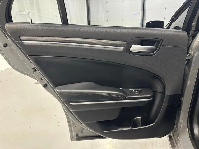 2019 Chrysler 300 Touring
