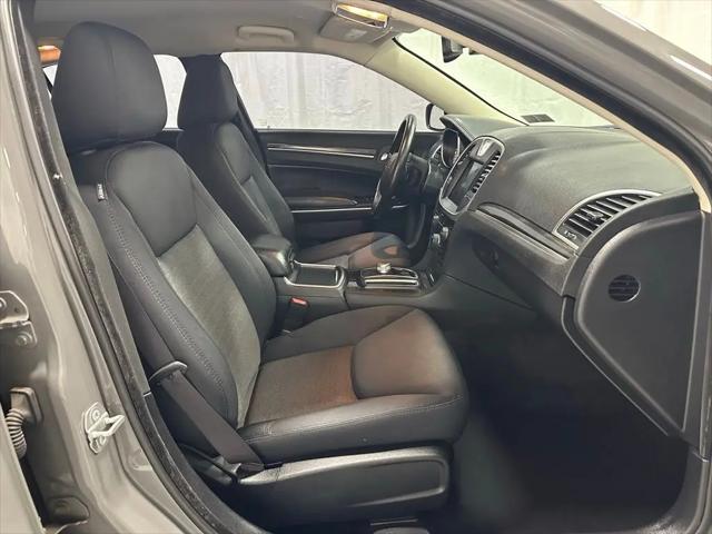 2019 Chrysler 300 Touring