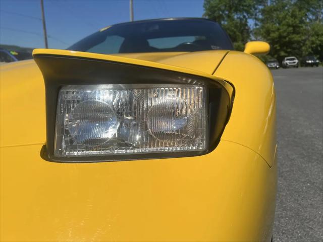 2004 Chevrolet Corvette Base