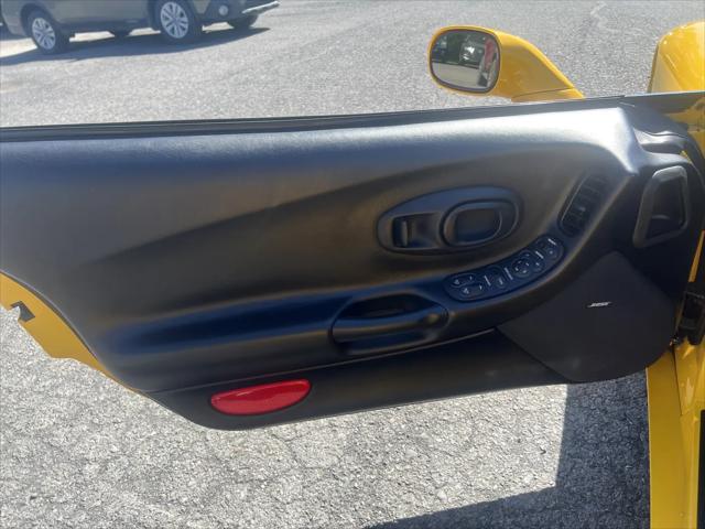 2004 Chevrolet Corvette Base