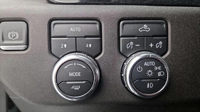 2024 GMC Sierra 1500 4WD Crew Cab Short Box Elevation with 3VL