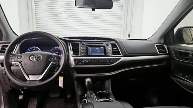 2016 Toyota Highlander LE
